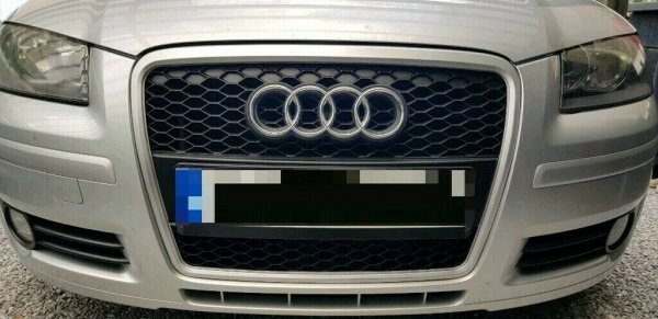 Upgrade Sportgrill / Kühlergrill für Audi A3 8P 04-08 matt silber in Wabendesign